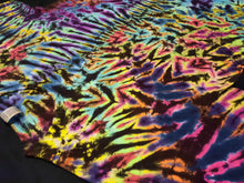 Load image into Gallery viewer, 2XL. Tie dye shirt. High contrast scrunch tee.
