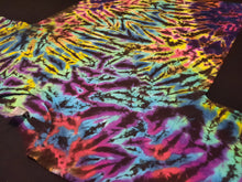 Load image into Gallery viewer, Large. Tie dye shirt. High contrast scrunch tee.
