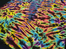 Load image into Gallery viewer, 2XL. Tie dye shirt. Scrunch tee.
