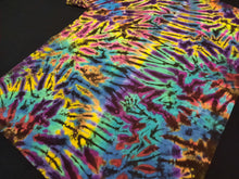 Load image into Gallery viewer, Large. Tie dye shirt. Scrunch tee.
