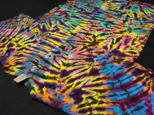 Large. Tie dye shirt. Scrunch tee.