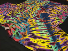 Load image into Gallery viewer, 3XL. Tie dye shirt. Scrunch tee.
