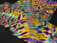 Load image into Gallery viewer, Large. Tie dye shirt. Scrunch tee.

