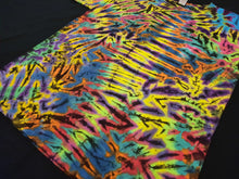 Load image into Gallery viewer, Large. Scrunch tee.
