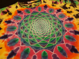 2XL. Mandala/psychedelic scrunch combo tee.