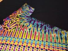 Load image into Gallery viewer, Medium. Honeycomb/scrunch combo tee.

