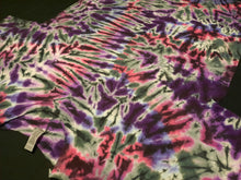 Load image into Gallery viewer, XL. Scrunch tee.
