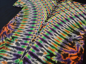Large. Psychedelic V tee.