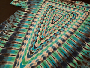2XL. Geometric combo tee.