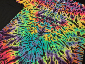 XL. Psychedelic scrunch tee.