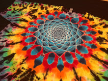 Load image into Gallery viewer, 2XL. Mandala/psychedelic scrunch tee.

