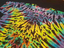 Load image into Gallery viewer, 2XL. Mandala/psychedelic scrunch tee.

