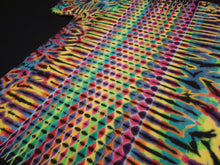 Load image into Gallery viewer, Large. Honeycomb/scrunch combo tee.
