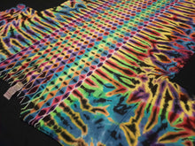Load image into Gallery viewer, Large. Honeycomb/scrunch combo tee.
