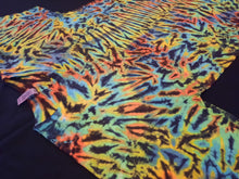Load image into Gallery viewer, Large. Scrunch tee.
