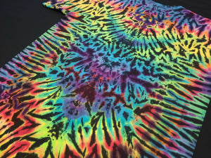 XL. Psychedelic scrunch tee.