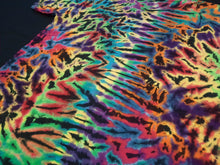 Load image into Gallery viewer, Large. Scrunch tee.
