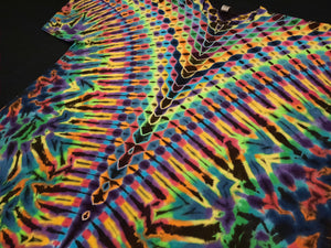 2XL. Psychedelic V tee.