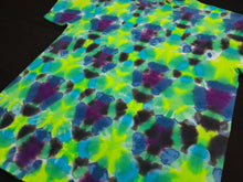 Load image into Gallery viewer, XL. Itajime shibori tee.
