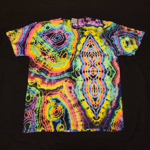 Large. Tie dye shirt. Diamond fusion/geode combo tee.