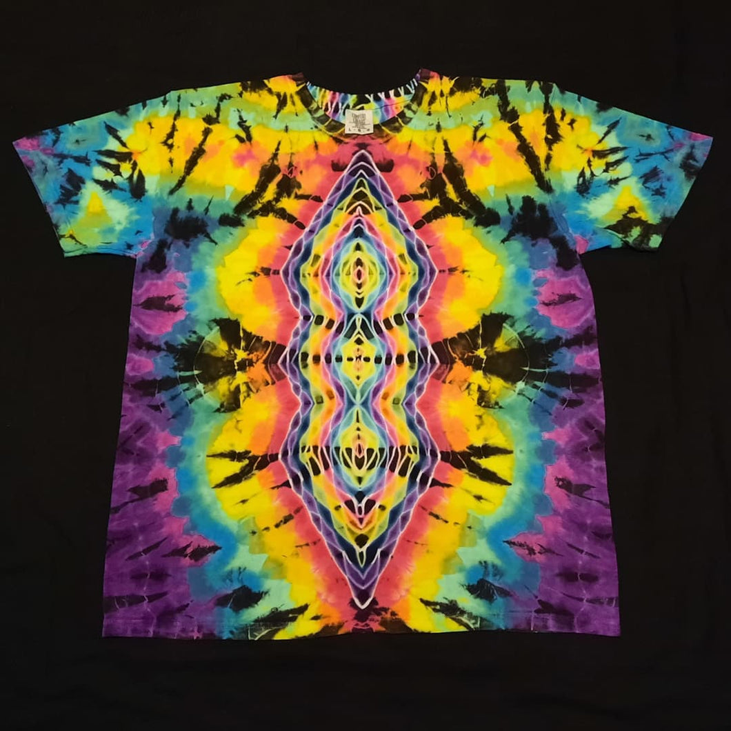 Large. Tie dye shirt. Diamond fusion with spine tee.