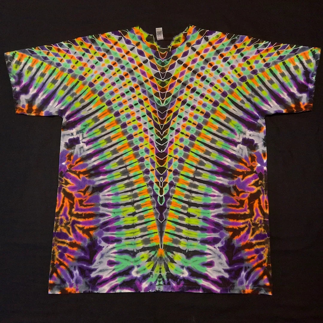 XL. Psychedelic V tee.