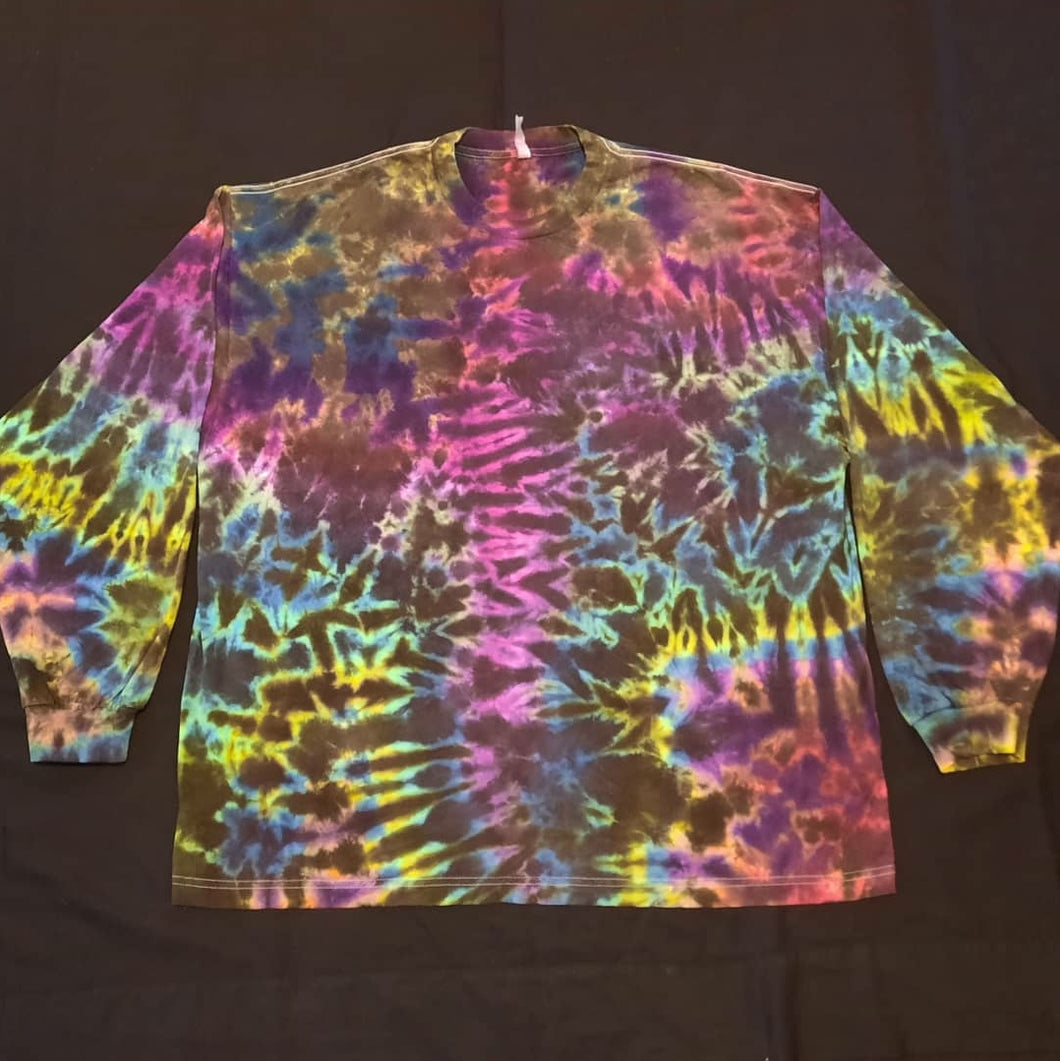 3XL. Tie dye shirt. Dark rainbow scrunch long sleeve tee.