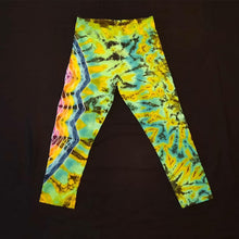 Load image into Gallery viewer, Small, 4-6, Tie dye capri leggings. Diamond fusion mandala.

