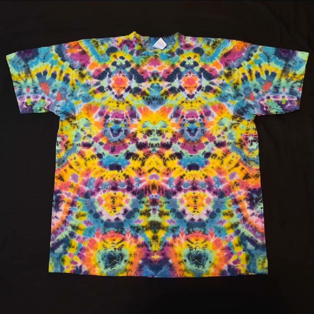 XL. Tie dye shirt. Psychedelic profile tee.