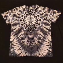 Load image into Gallery viewer, Medium. Tie dye shirt. Grey scale mandala/psychedelic scrunch combo tee.
