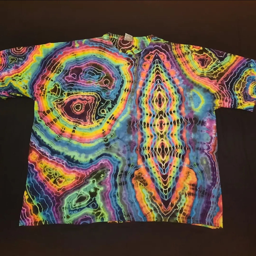 4XL. Tie dye shirt. Diamond fusion/ geode combo tee.
