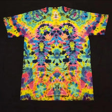 Load image into Gallery viewer, Medium. Tie dye shirt. Psychedelic profile tee.

