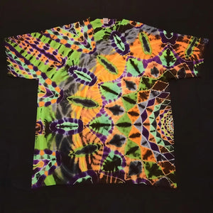 2XL. Tie dye shirt. Halloween side mandala tee.