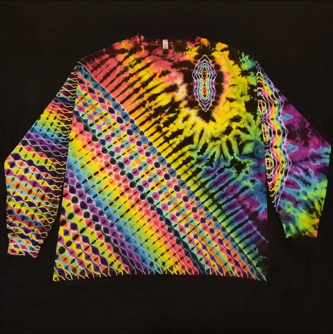 XL. Tie dye long sleeve. Diamond fusion/ psychedelic pleat combo tee.