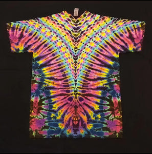 Medium. Tie dye shirt. High contrast psychedelic V tee.