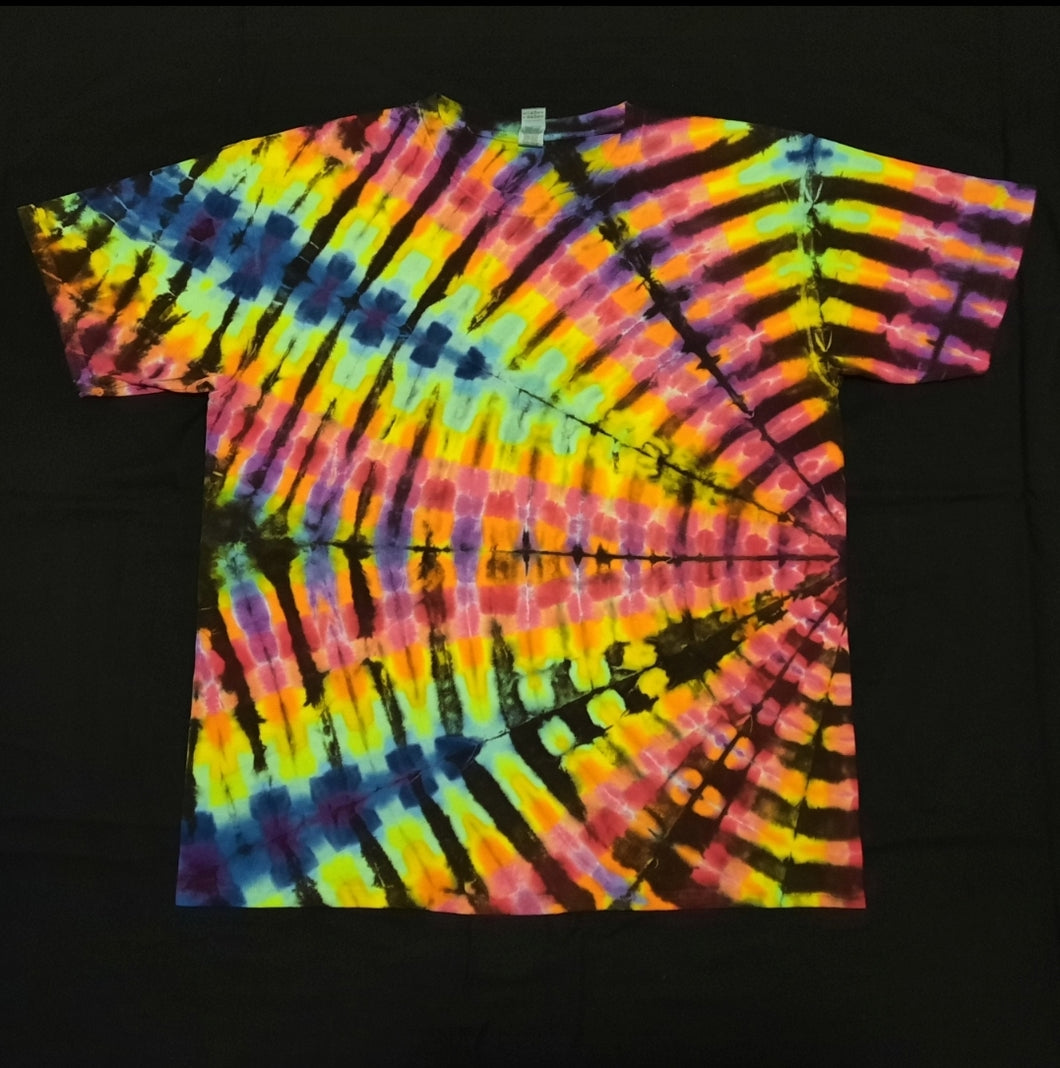 XL. Tie dye shirt. Radiowave tee.