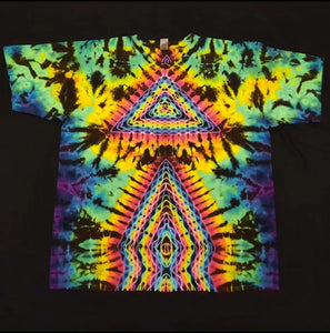 2XL. Tie dye shirt. Triangle/diamond fusion combo tee.