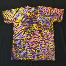 Load image into Gallery viewer, Medium. Tie dye shirt. Scrunch tee.
