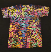 Load image into Gallery viewer, Large. Tie dye shirt. Scrunch tee.
