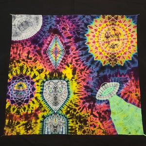 58inx58in. tie dye tapestry. Alien/ufo combo.