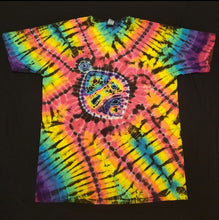 Load image into Gallery viewer, Large. Tie dye shirt. Spider tee.
