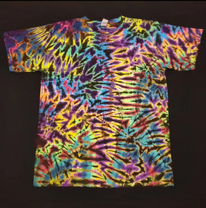 Large. Tie dye shirt. Scrunch tee.