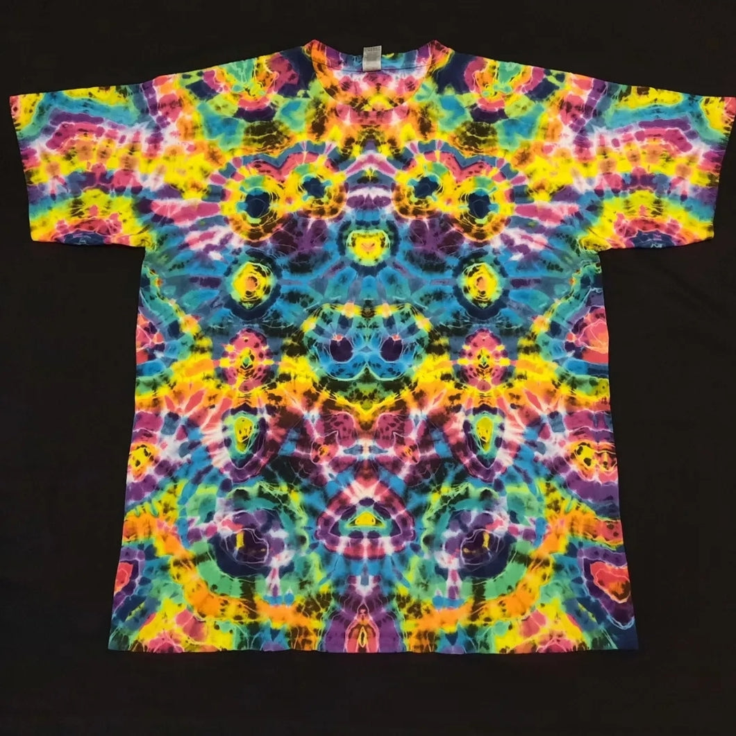 XL. Tie dye shirt. Psychedelic profile tee.