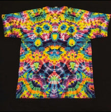 Load image into Gallery viewer, XL. Tie dye shirt. Psychedelic profile tee.
