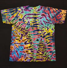 Load image into Gallery viewer, XL. Tie dye shirt. Scrunch tee.
