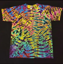 Load image into Gallery viewer, Medium. Tie dye shirt. Scrunch tee.
