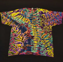Load image into Gallery viewer, 3XL. Tie dye shirt. Scrunch tee.

