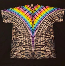 Load image into Gallery viewer, XL. Psychedelic V tee.
