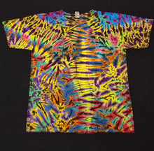 Load image into Gallery viewer, Large. Scrunch tee.
