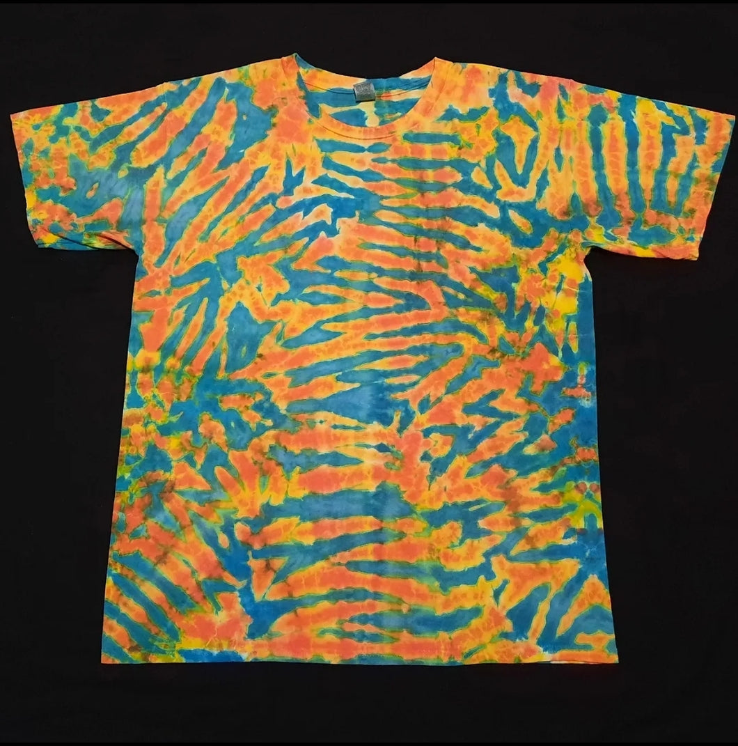 Large. Scrunch tee.